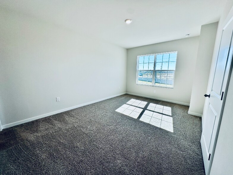 Building Photo - 8459 Everly Preserve Dr