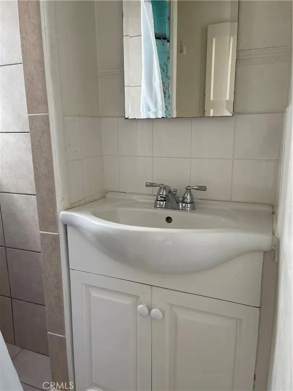 Building Photo - 303 34th St