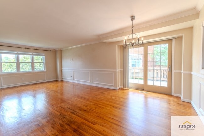 Building Photo - 945 Stormont Cir