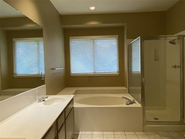 Building Photo - 5817 Miramonte Dr