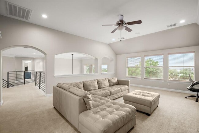 Building Photo - 601 Scenic Path