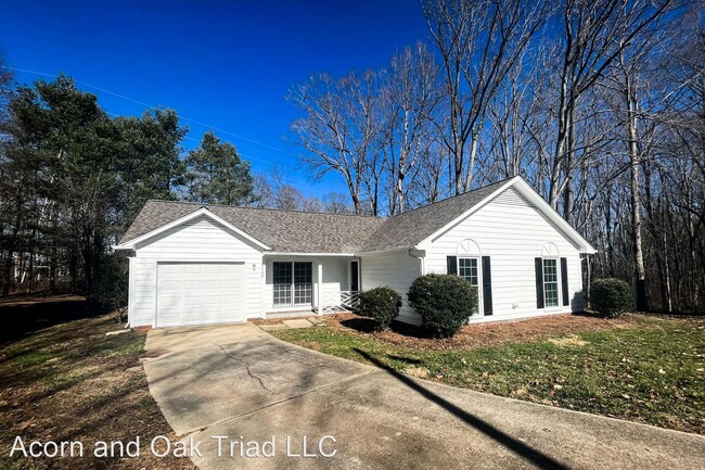 Building Photo - 3 br, 2 bath House - 6400 Chamblee Ct