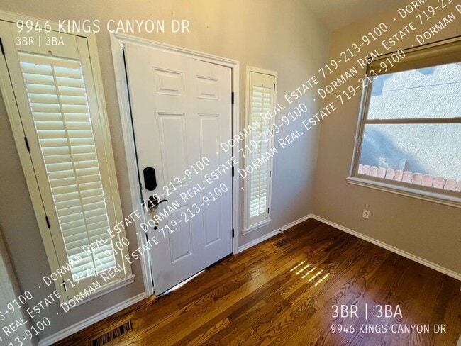 Building Photo - 9946 Kings Canyon Dr