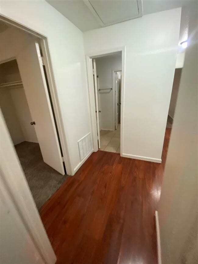 Building Photo - 1508 No Mor Cove