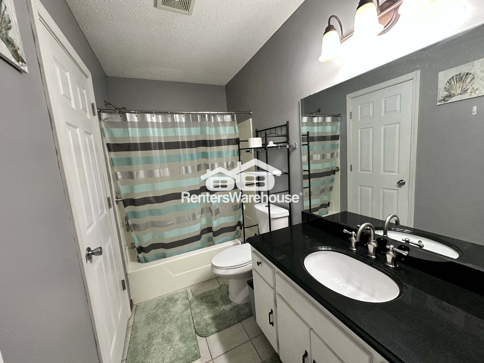 Building Photo - 10921 Jersey Ct N