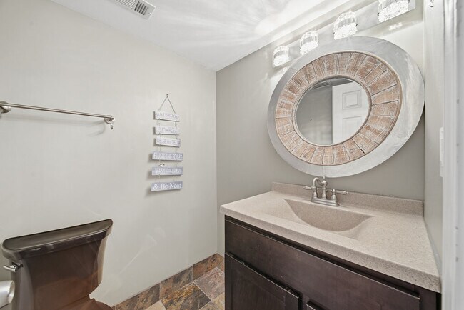 Building Photo - 15700 86th Ave