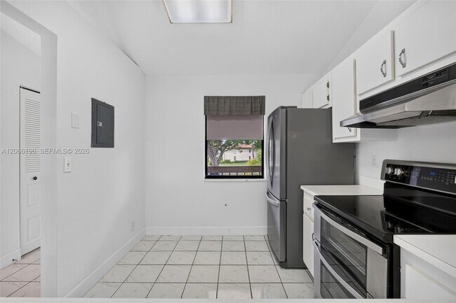 Building Photo - 4626 Lucerne Lakes Blvd E