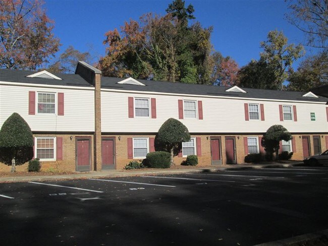 Building Photo - 4502 Rolling Hill Dr