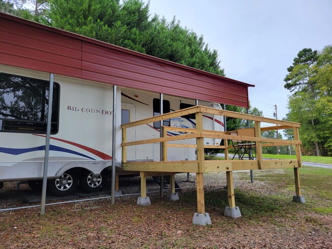 33' camper with deck - 106 Mountain Shore Dr