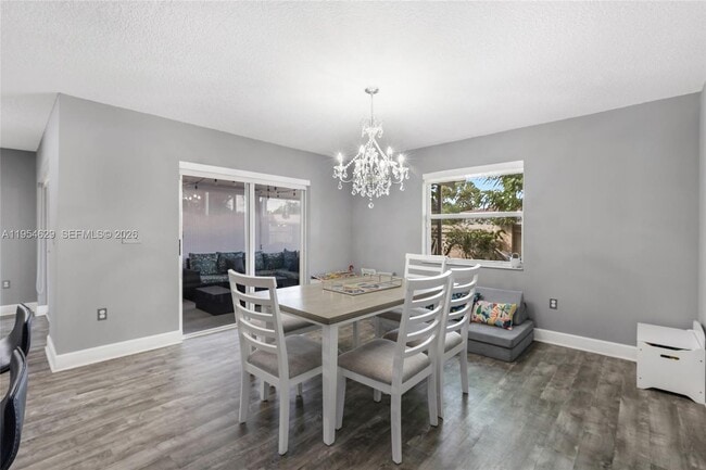 Building Photo - 4055 Eastridge Dr