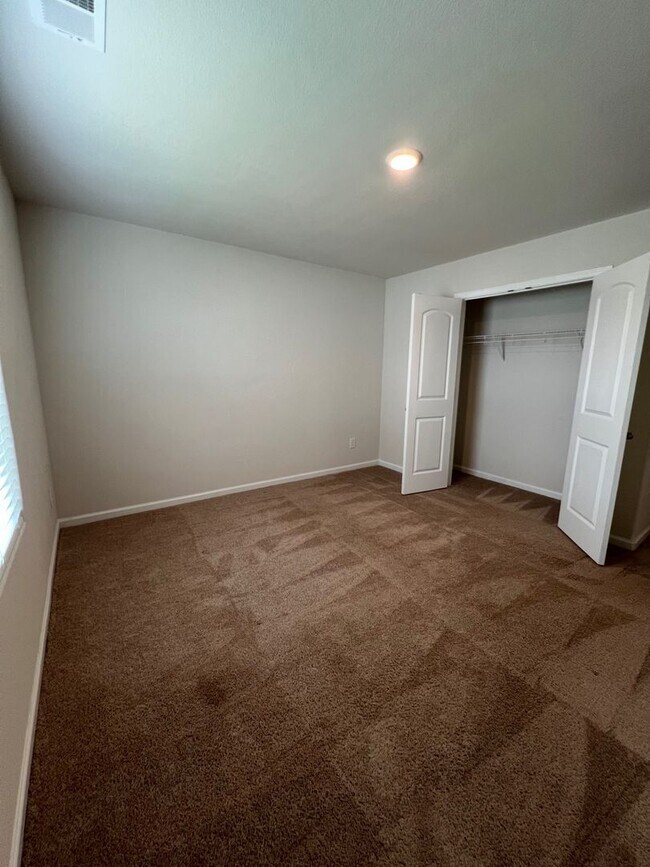 Building Photo - Charming 3 Bedroom Home Located In Zebulon NC!!!