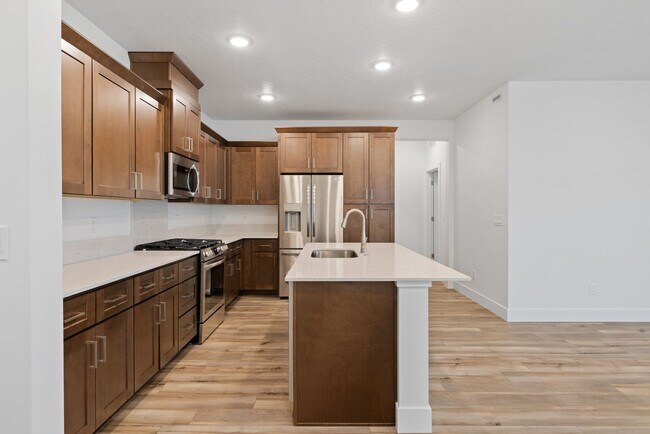 Building Photo - Move-In Ready Elegance - 4 Bedrooms! Pet Fridley!