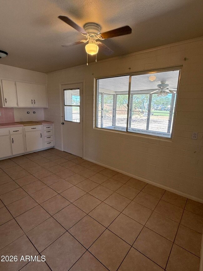 Building Photo - 12235 N Cherry Hills Dr W