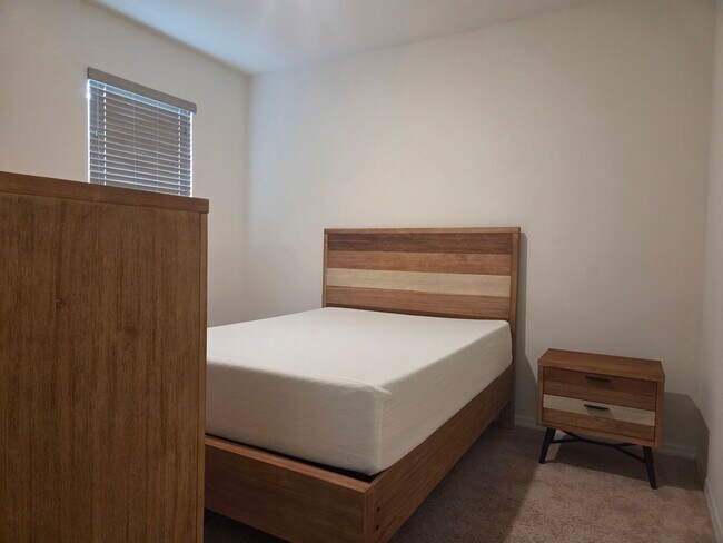 Building Photo - 55+ Gated Community at Palms at Serenoa