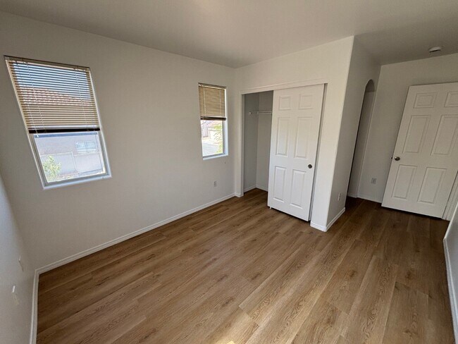 Building Photo - Charming 3-Bedroom Home with Modern Comfor...