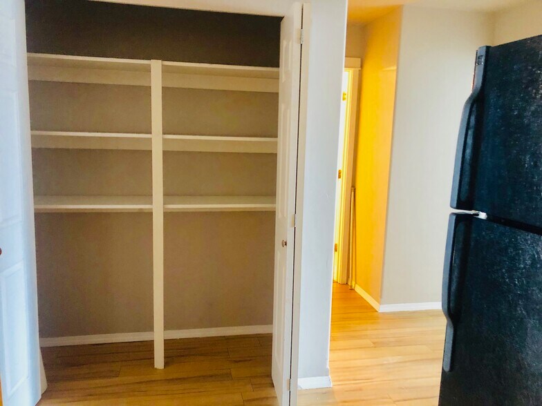 Pantry in kitchen area - 225 Northgate Loop