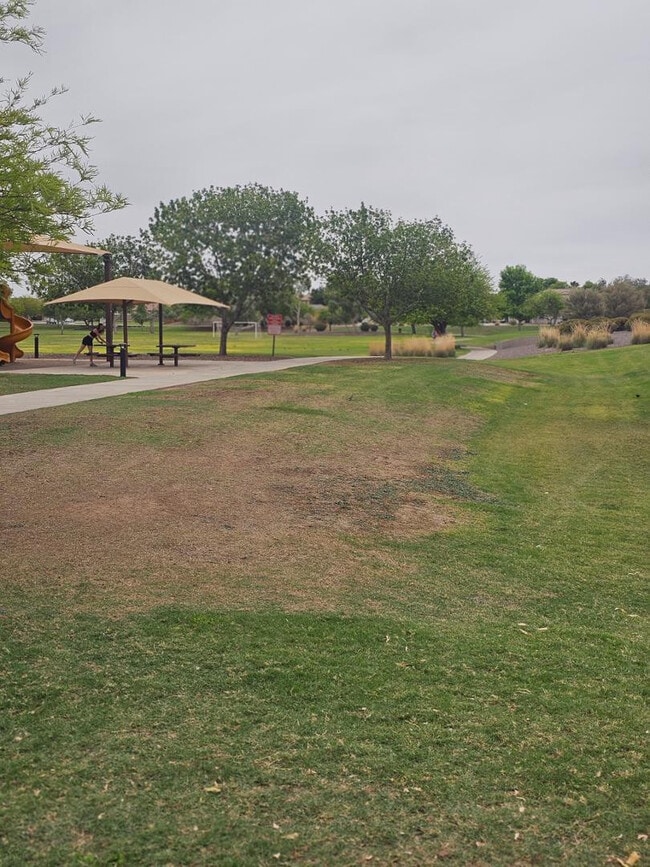 Building Photo - 18426 N Lariat Rd