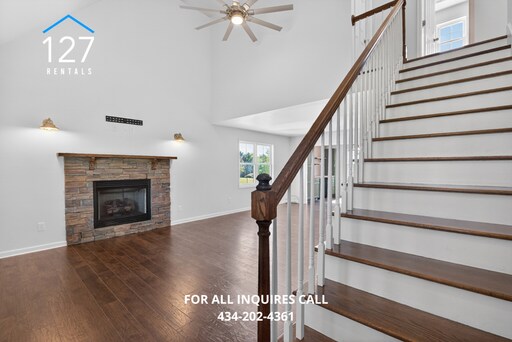 Building Photo - Beautiful 3 bedroom 2.5 bath!