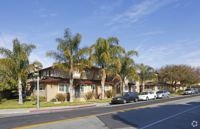 Building Photo - Alhambra Gardens Apartments