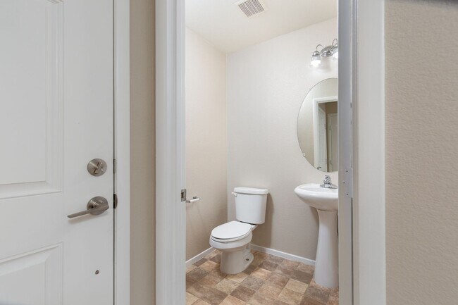 Building Photo - Southwest Las Vegas Home with 3 Bedrooms