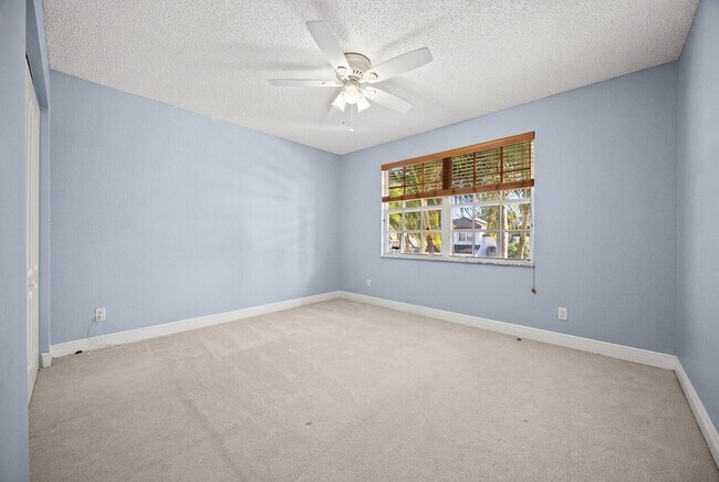 Building Photo - 18051 Rhumba Way