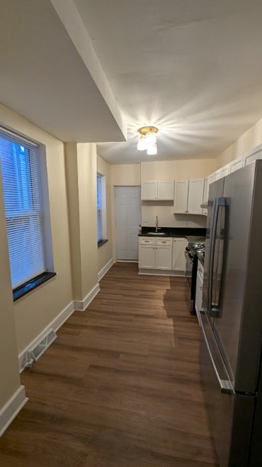 Building Photo - 202 Cherry St