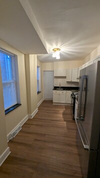 Building Photo - 202 Cherry St