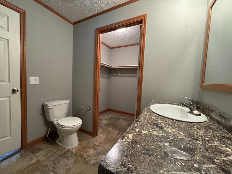 Building Photo - 2021 Lark Ln NW