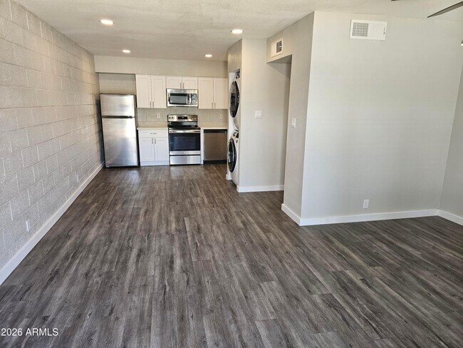 Building Photo - 1829 N 50th St