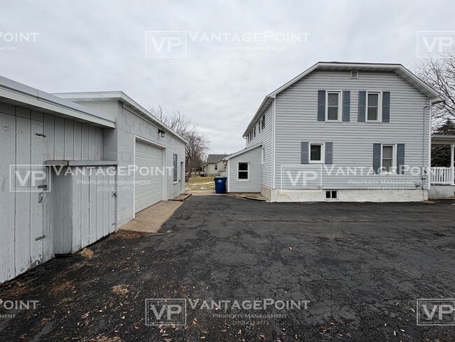 Building Photo - 264 Modoc St