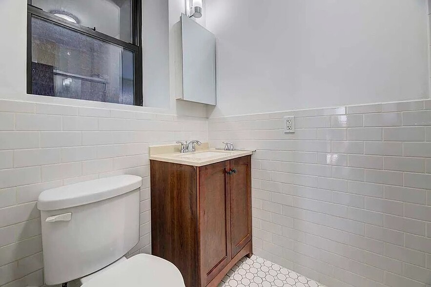 Building Photo - 248 Broome St