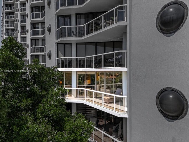 Building Photo - 3610 Yacht Club Dr