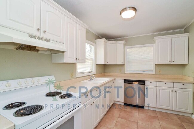 Building Photo - 350 Harris Ave