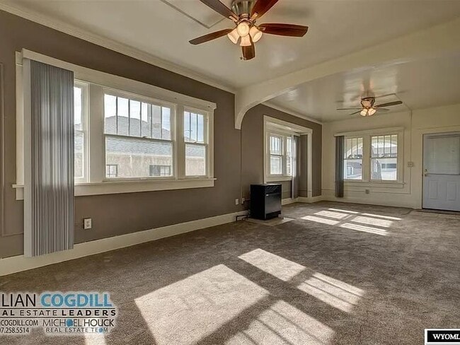 Building Photo - 1112 E 2nd St