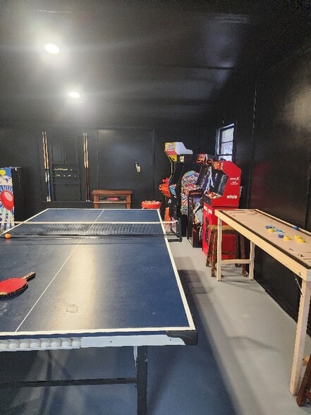 Building Photo - 3780 Highland Turnpike