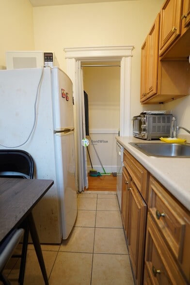 Building Photo - 1846 Commonwealth Ave