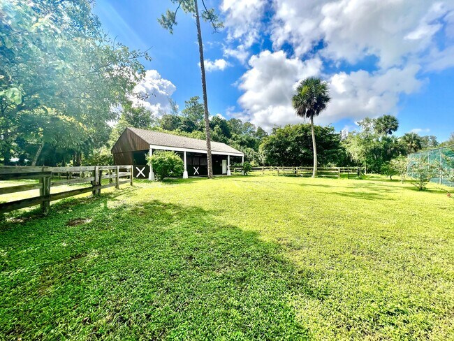 Building Photo - 636 Rambling Dr Cir