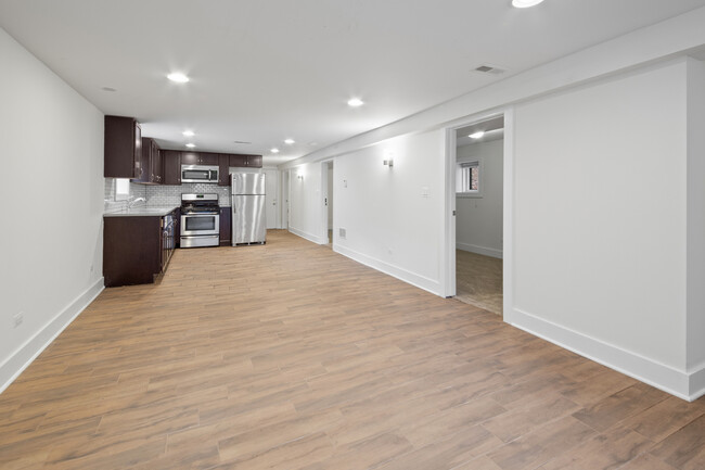 Building Photo - 3614 N Hoyne Ave