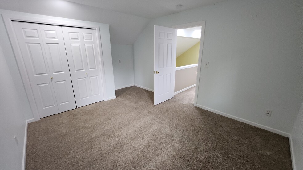 Bedroom 3 upstairs is also good sized and cute - 7409 245th Way NE