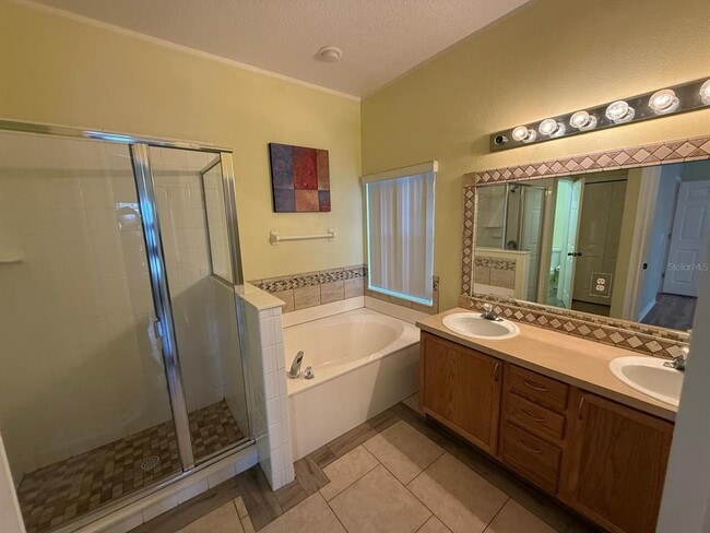 Building Photo - 501 Castlemain Cir