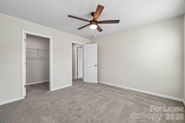 Building Photo - 15618 Little Bluestem St