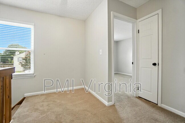 Building Photo - 5489 Glenville Cir