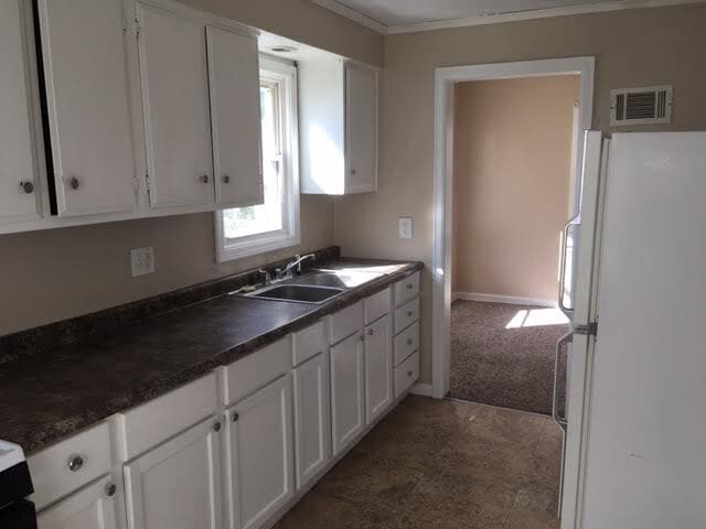 Building Photo - 513 S Edison Ave