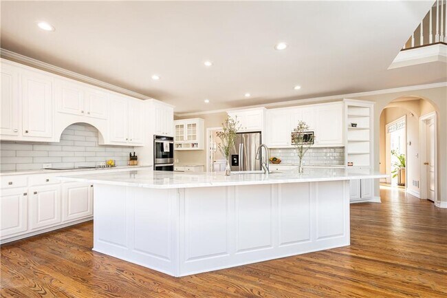 Building Photo - 9360 Nesbit Lakes Dr
