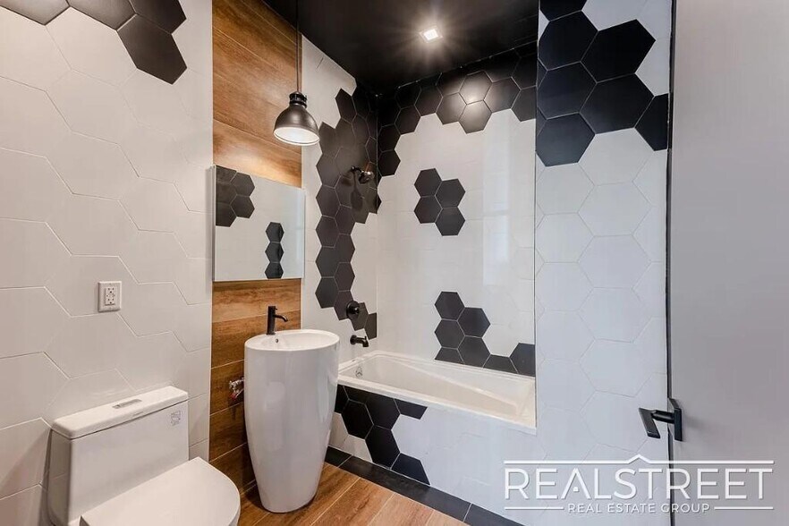 Building Photo - Rutland Road