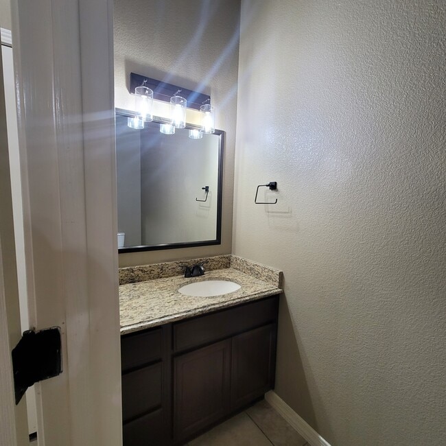 Building Photo - 14513 Meadow Lawn