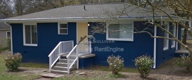 Building Photo - 1021 Sedgefield St