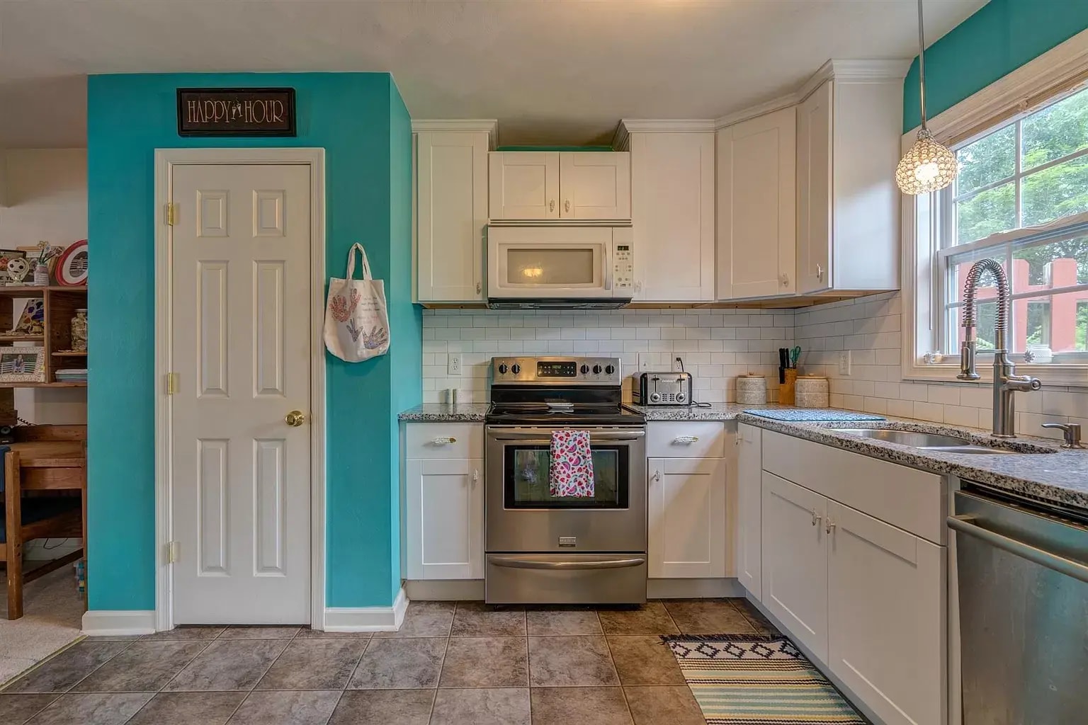 KITCHEN - 6767 Woodcreeper Drive