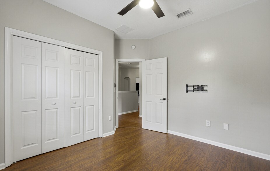 Building Photo - 1601 Majestic View Ln