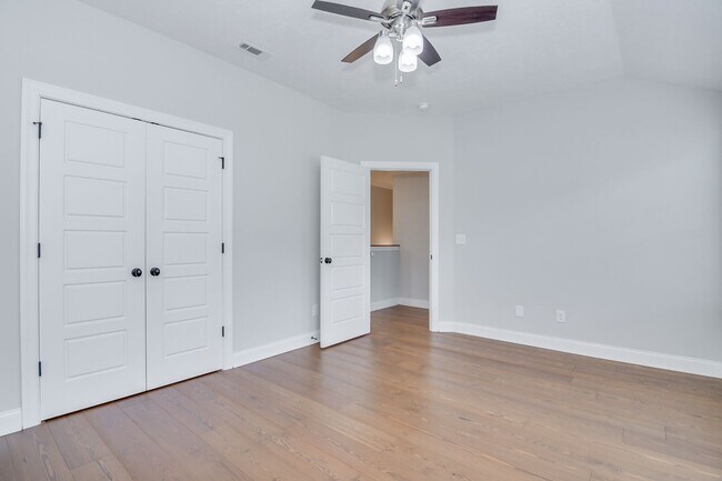 Building Photo - Beauty in Riverwood on Corner Lot!
